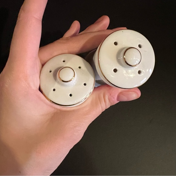 🐭 Vintage Chef Mickey Mouse Salt and Pepper Shakers - Picture 9 of 9